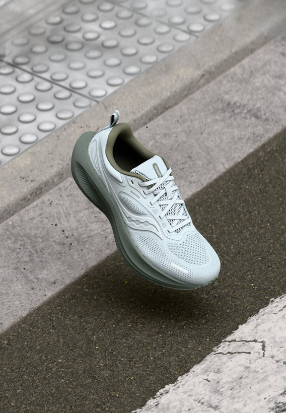کفش اورجینال Saucony Surge 3 رانینگ و روزمره